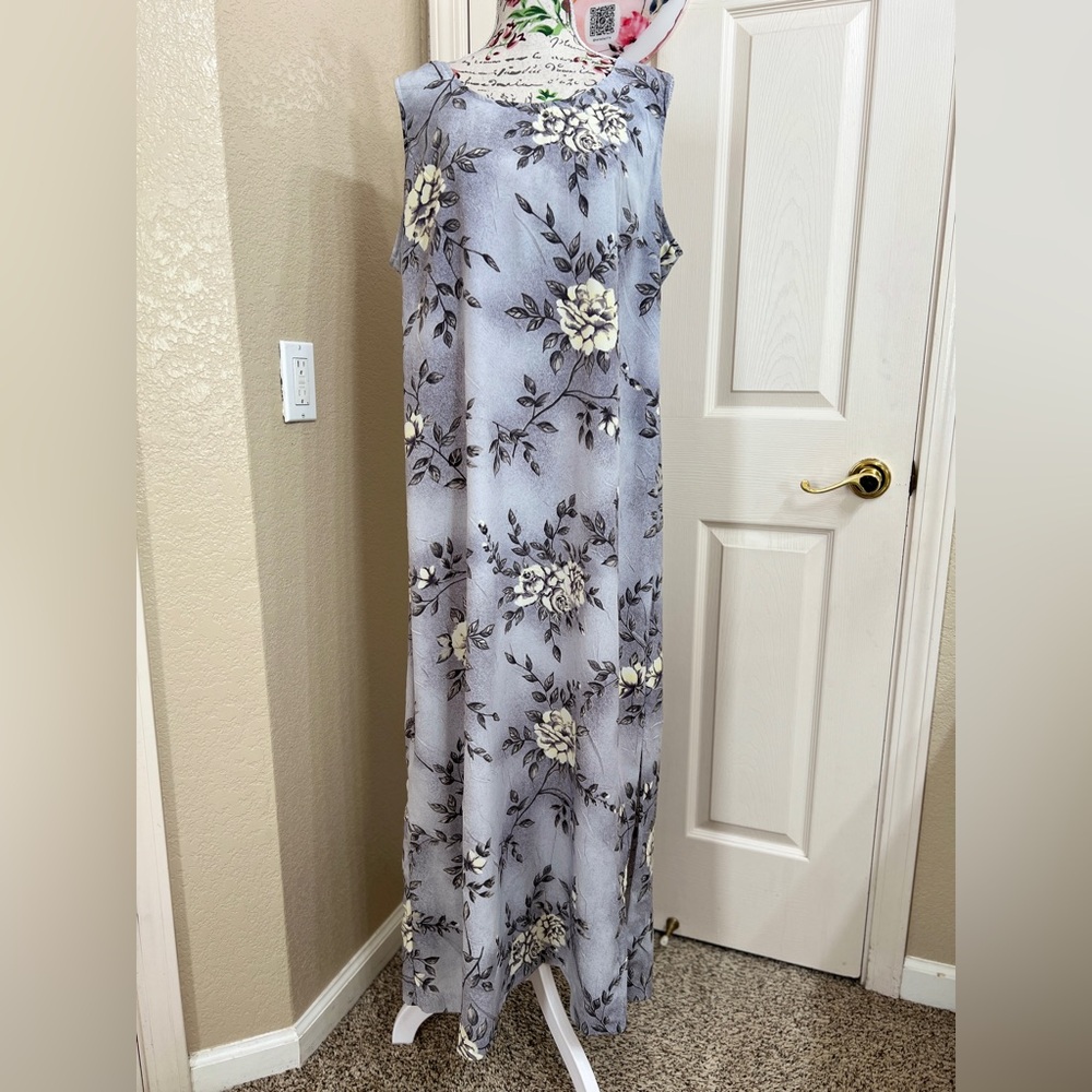 K.C Spencer vintage 90’s Floral Print Sleeveless Maxi Dress - White and Gray